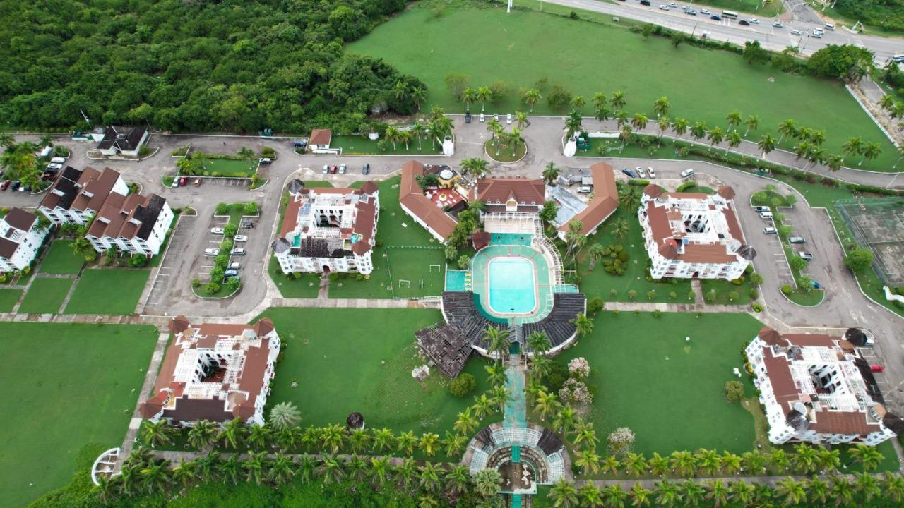 Seacastles By The Beach/Pool Montego Bay Exteriér fotografie